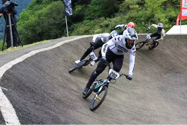 7年ぶりに開催の国際大会1日目はジャック・グリーノーと畠山紗英が優勝