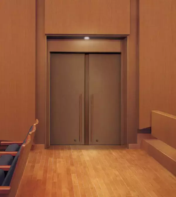 「高性能防音ドア「防音ガード」にホール向けドアをラインアップ（三和シヤッター）」の画像