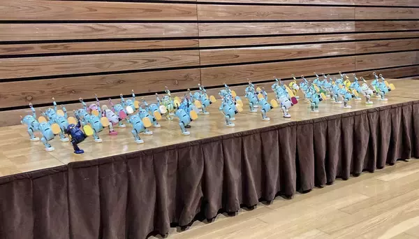 学習の“パートナー”として地元福島県南相馬市で愛されてきた「あるくメカトロウィーゴ」。プログラミングロボットの可能性を南相馬市から世界へ繋ぐ。