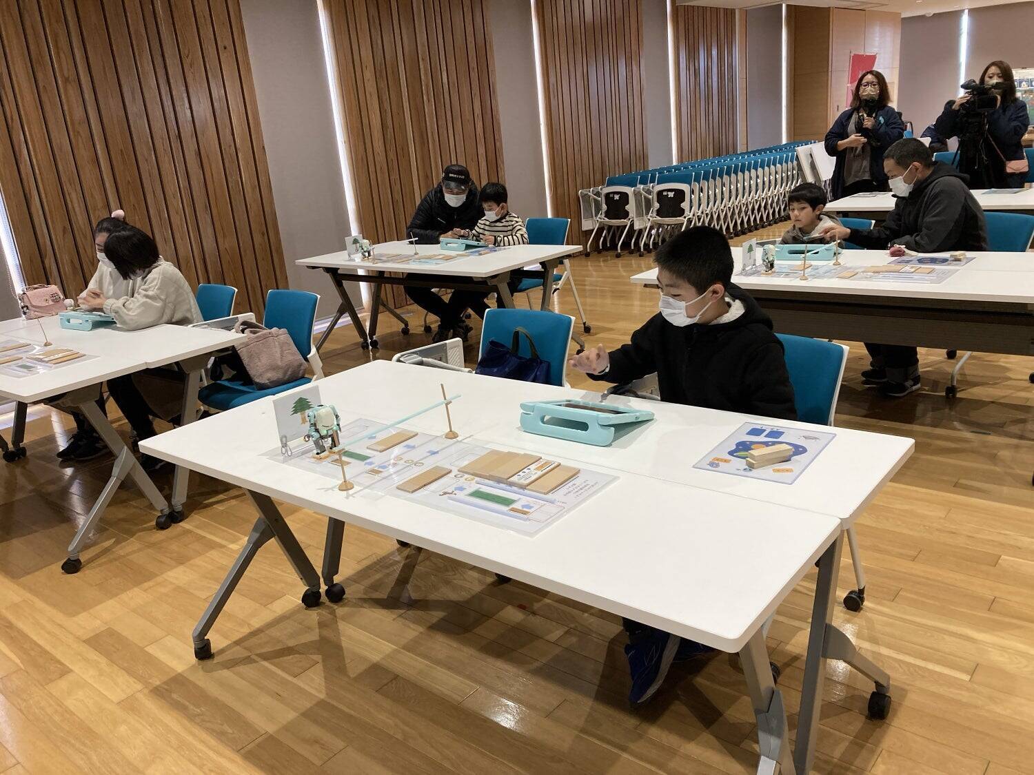 学習の“パートナー”として地元福島県南相馬市で愛されてきた「あるくメカトロウィーゴ」。プログラミングロボットの可能性を南相馬市から世界へ繋ぐ。