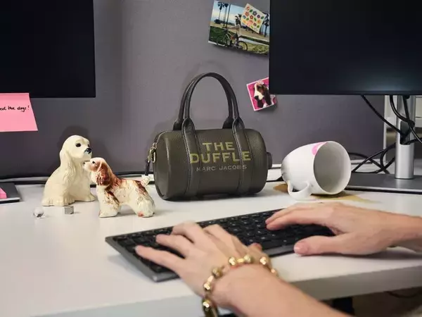 マスキュリンxフェミニン＝「THE MINI DUFFLE BAG」　　新作の「ザ ミニ ダッフル バッグ」でスプリングスタイルをアップデート！