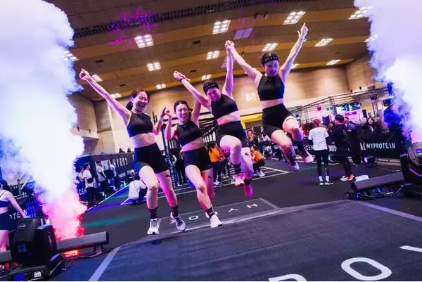 世界最大の屋内フィットネスレース「AirAsia HYROX OSAKA」を開催