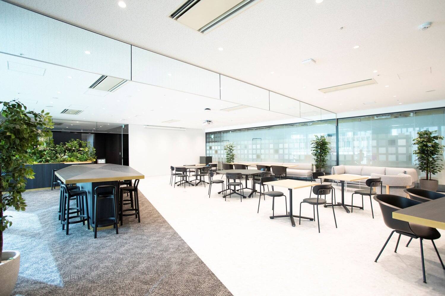 目指すのは「日本の再成長」。SMBCグループが東京と関西に構えた共創の場「HOOPSLINK」