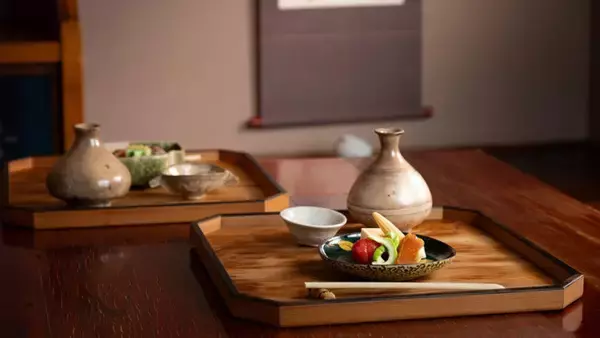 秋の特別会席｜古美術の酒器で呑む蔵元オススメの限定酒と、古陶磁のうつわで味わう「酒器の夜会」を開催