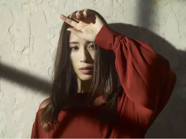 Uru、『永久のユウグレ』本日オンエアの最終話に向け物語と重なるオープニングテーマ「プラットフォーム」のアニメコラボMVを解禁！