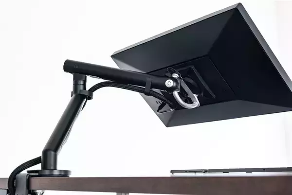 PREDUCTSよりハーマンミラーのモニターアーム『Flo Monitor Arm』を販売開始