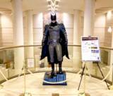 「映画『THE BATMAN-ザ・バットマン‐』× 広島県福山市　広島県福山市内のTSUTAYAでバットマンの等身大の像を展示」の画像1