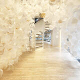 「インスタレーション「ある空間の揺籃」展示開始、分子ラボのリアル店舗「Maison one 銀座店」にて」の画像1