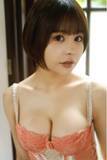 「脅威の“AI 超え”!?パピコ1st 写真集で「限界突破しちゃいました！」」の画像1