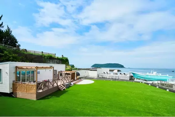 目の前は南房総の海。愛犬と泊まれる一棟貸しトレーラーハウスヴィラ「Solana Beach Villa 南房総」がグランドオープン