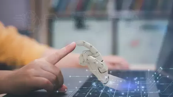 「JS研究所」女子小学生の1割がChatGPTを活用。宿題の相談から4コマまんがの創作まで幅広い利用実態が明らかに。テレビ、SNSも含めたα世代のハイブリッドなメディア活用状況とは