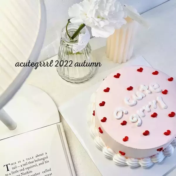 伊勢丹新宿店で“カワイイ”に出会う「acutegrrrl 2022 Autumn」開催。カフェモチーフの空間に秋の装いを彩るアイテムが広がる。