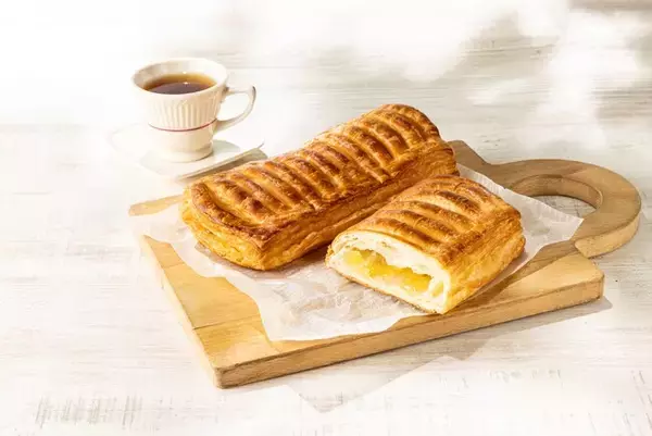 「手頃な価格でボリュームのある商品から、専門店品質を目指したこだわりの味わいまで、さらに選びやすく　この春からセブン‐イレブンのパンが変わります！」の画像