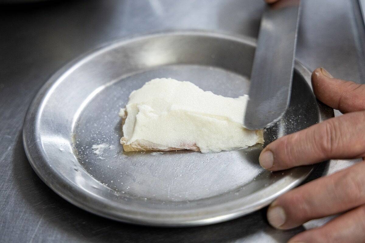 革新的素材×料理人が切り拓く新しいイタリアン。アルベルゴバンブー筒井シェフが見いだした「万能すりみパウダー」の価値と可能性