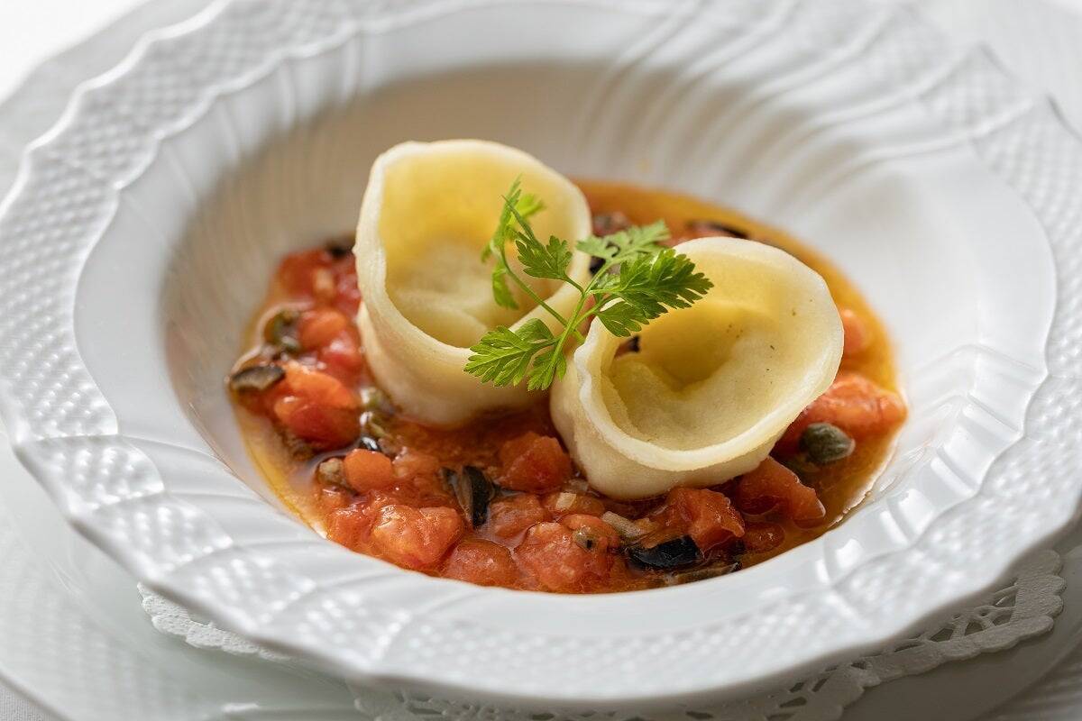 革新的素材×料理人が切り拓く新しいイタリアン。アルベルゴバンブー筒井シェフが見いだした「万能すりみパウダー」の価値と可能性