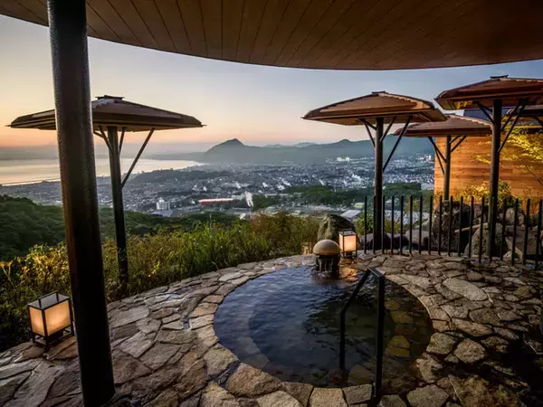 「絶景温泉とサウナから旬のグルメまで、IHGホテルズ＆リゾーツの温泉リトリートで満喫する秋のウェルネス体験」の画像