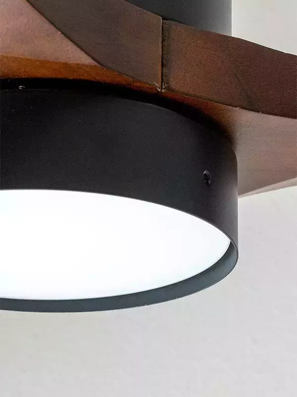 「日本一のシーリングファン専門店初のオリジナル商品「FAZOO FAN」誕生秘話。日本一のメーカーを目指す、第一歩目の軌跡を辿る」の画像