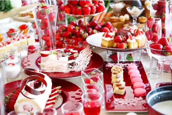 【ストロベリーパレード開催】春爛漫♪いちごモンブランなど苺スイーツ20種お好きなだけ～鳴門フレンチビュッフェで週末ランチ