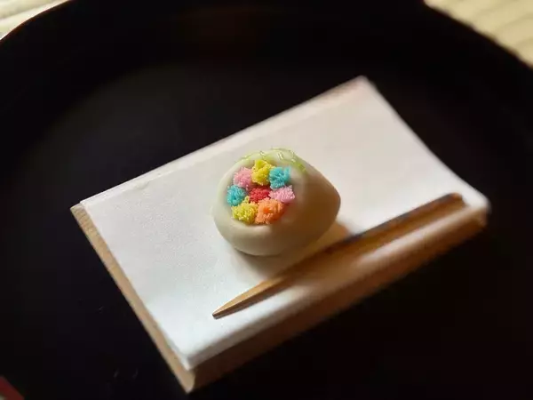 「赤福が50年以上続ける茶道研修とは　人材育成の場に“茶のこころ”を取り入れてきた理由」の画像