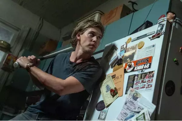 カオスが嵐を呼ぶ！破天荒アクション・クライムムービー！『コート・スティーリング』ブルーレイ+DVD セット 6/10（水）発売決定！DVDレンタル開始！