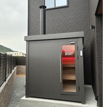 【idetox】PVC合板×薪ストーブ仕様の屋外サウナ新モデルを開発