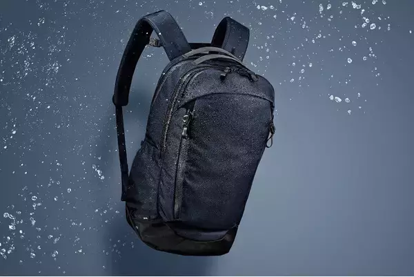 雨具に匹敵する耐水圧生地を使用。「ace.」からオンオフ兼用バッグシリーズ「ラグマスター2」にネイビー新登場