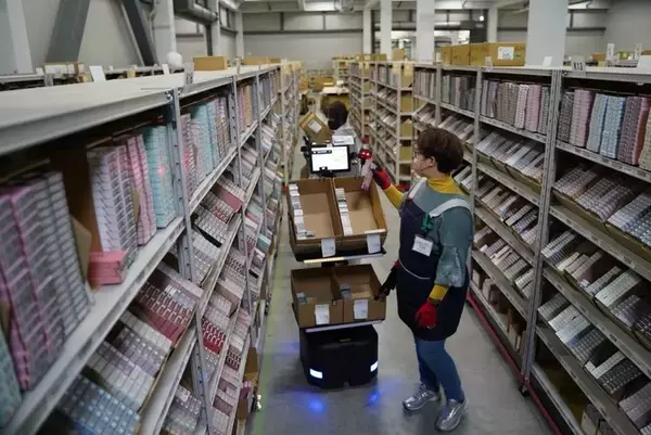 ラピュタロボティクス、株式会社Rise UPの物流センターへ「ラピュタPA-AMR」15台を納入