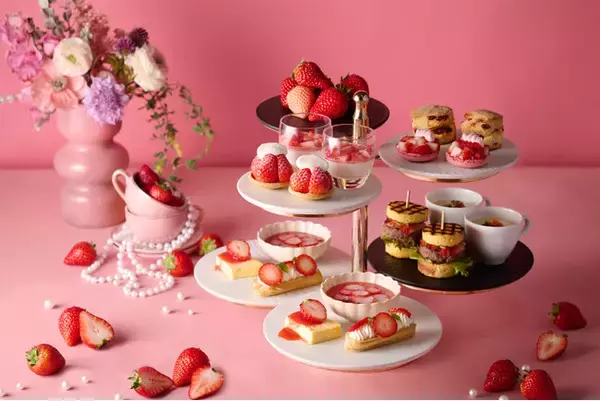 「【国産いちご6品種を食べ比べ。いちごづくしのスイーツ＆セイボリー】青果の老舗仲卸が手がけるレストラン「DEK」で「ストロベリーアフタヌーンティー」を開催（4/2～5/6）」の画像