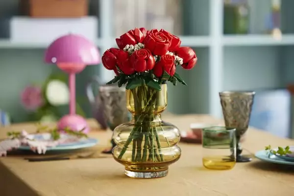 クリエイティブなリラックスタイムを提供する「大人レゴ」から“枯れない”バラのブーケが登場！ レゴ(R)アイコン バラのブーケ2024年1月1日（月）販売開始