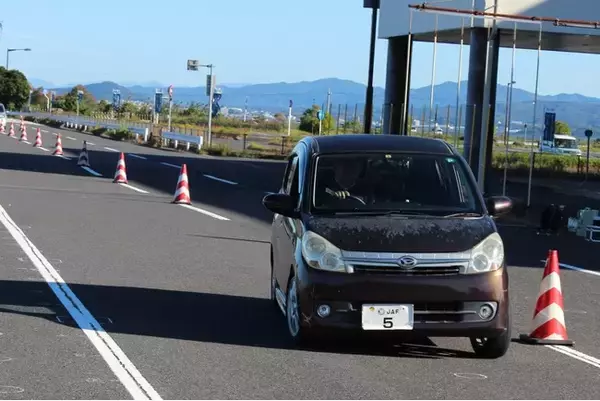 【JAF島根】公道ではできない運転をマイカーで体験！実技型安全運転講習会 ドライバーズセミナーを開催