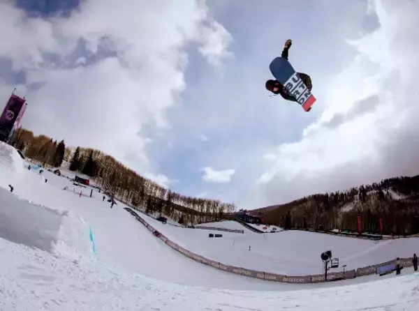 パラ陸上・土田和歌子選手、スノーボード(ビッグエア/スロープスタイル)・飛田流輝選手、両名と所属契約を締結