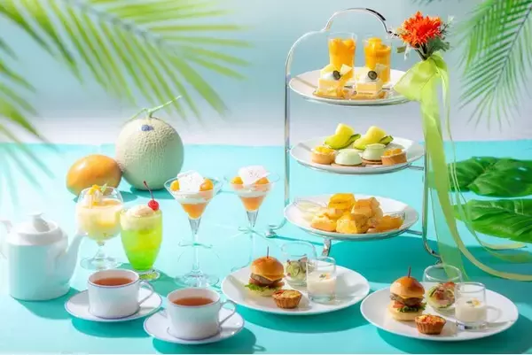 “果物の王様”クラウンメロンや宮崎マンゴーを使った贅沢スイーツの饗宴『メロン＆マンゴーアフタヌーンティーセット』