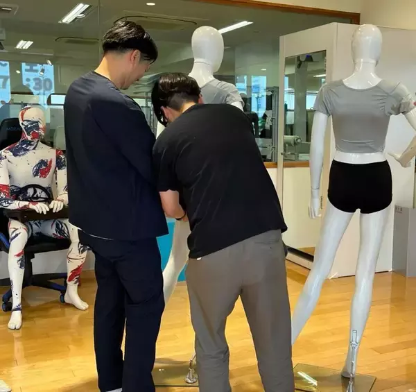 「過敏性腸症候群に悩む人を助けたい。おならのニオイと音を軽減するパンツの開発秘話」の画像