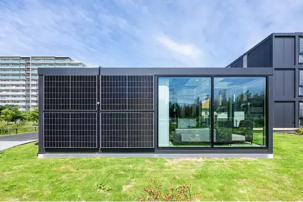 Yanekaraのオフグリッド給電システム、三協フロンテアの「モバイルスペース」に搭載