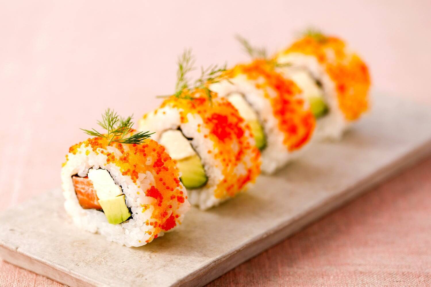 高嶺の花だった寿司の大衆化を実現した「寿司ロボット」。誕生から40年以上活躍し進化を続ける開発STORY