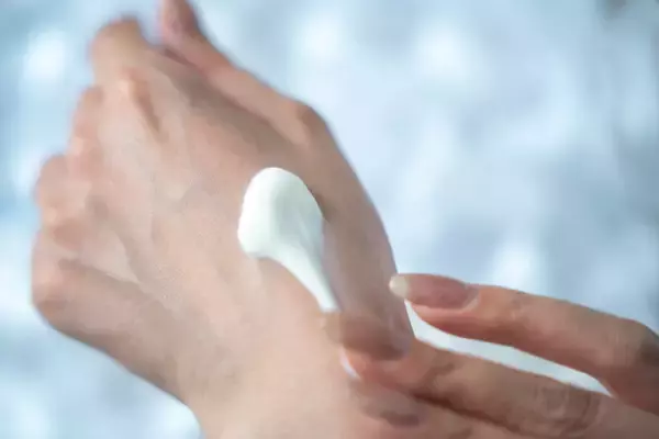 「冷感と保湿力にこだわったDeaiwo「クールモンスター UV GEL」。初回製造分が1ヶ月で完売し、好評を得た新UVジェルのヒットの秘密」の画像