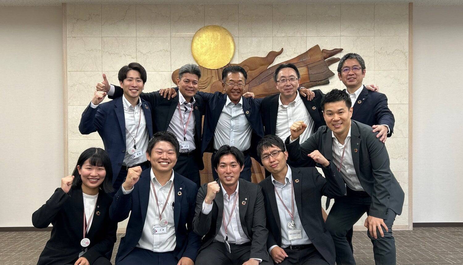 「懸命に育てた牡蠣が、失われていく」——地域の危機に立ち上がった銀行員と地元企業15社の物語