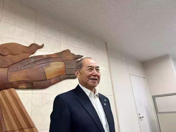 「「懸命に育てた牡蠣が、失われていく」——地域の危機に立ち上がった銀行員と地元企業15社の物語」の画像