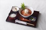 「【ホテルニューオータニ博多】ラーメン好きの和食料理長が“本気”で作った「和だし麺」に新作「とまと香る塩」が登場！」の画像1