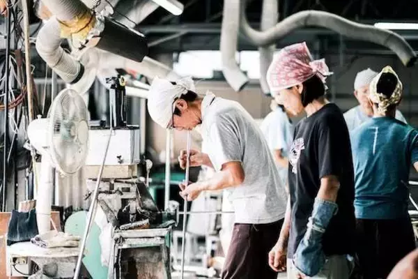 「「グラスで人生をおもしろくする」創業からまもなく100年を迎える問屋がたどり着いた“トリプリング”という新しい嗜み方」の画像