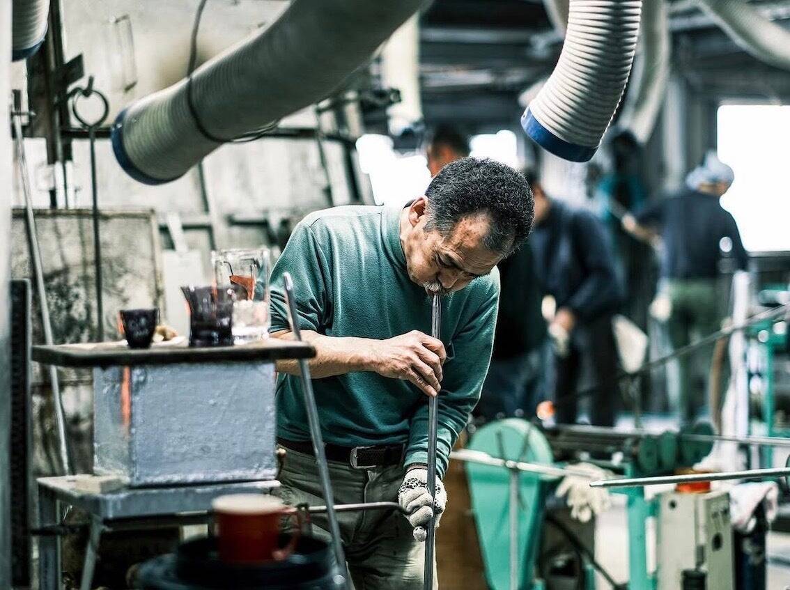 「グラスで人生をおもしろくする」創業からまもなく100年を迎える問屋がたどり着いた“トリプリング”という新しい嗜み方