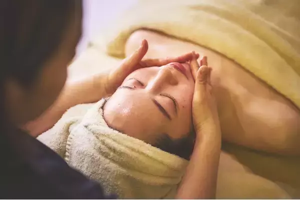 【泉ヶ谷 工芸ノ宿 和楽】日頃の感謝を込めて、美と癒しの旅を贈りものに。「母の日・父の日プラン」4月25日(金)より予約受付開始