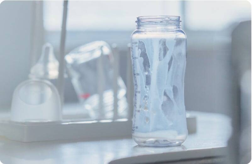 びん底にたまるミルクまで早く、きれいに、確実に。ーバイヤーの開発への想いを綴るー