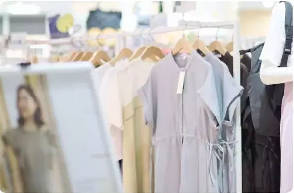 「出産・育児の専門店のウェアにとって必要なことを。ーバイヤーの開発への想いを綴るー」の画像