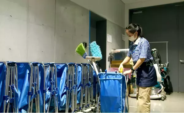 東急ビルメンテナンスが『カミナシ 従業員』導入により外国人従業員の管理業務工数を1/4に削減