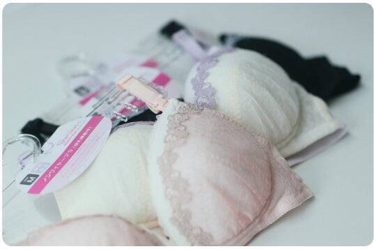 体調が落ち込むときこそ、かわいいインナーで気分もスタイルもUP！ーバイヤーの開発への想いを綴るー