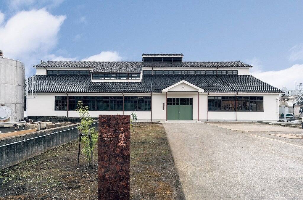 三郎丸蒸留所から生まれた日本初のスモーキーハイボール缶、累計販売本数100万本達成！ 開発の裏側と「本格」へのこだわり