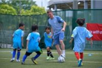 マンチェスター・シティFCから寄付のお知らせ。経済的な貧困や社会格差によってサッカーをしたくても諦めている子どもたちの支援活動を進める。