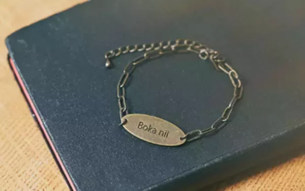 クリエイター“かす”のアパレルブランド『Boka nii』（ボカニー）　ブランド初のオリジナルアクセサリー　発売からわずか1分で完売