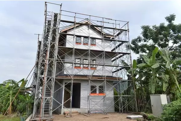 ベトナム向け木造戸建て住宅の開発・普及を目的とし、ベトナム現地にてCLT実験棟を建築。ハノイ交通運輸大学と共同研究・実験の覚書を締結しました。